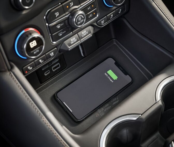 Chevy-SUV-Suburban-Interior (3)