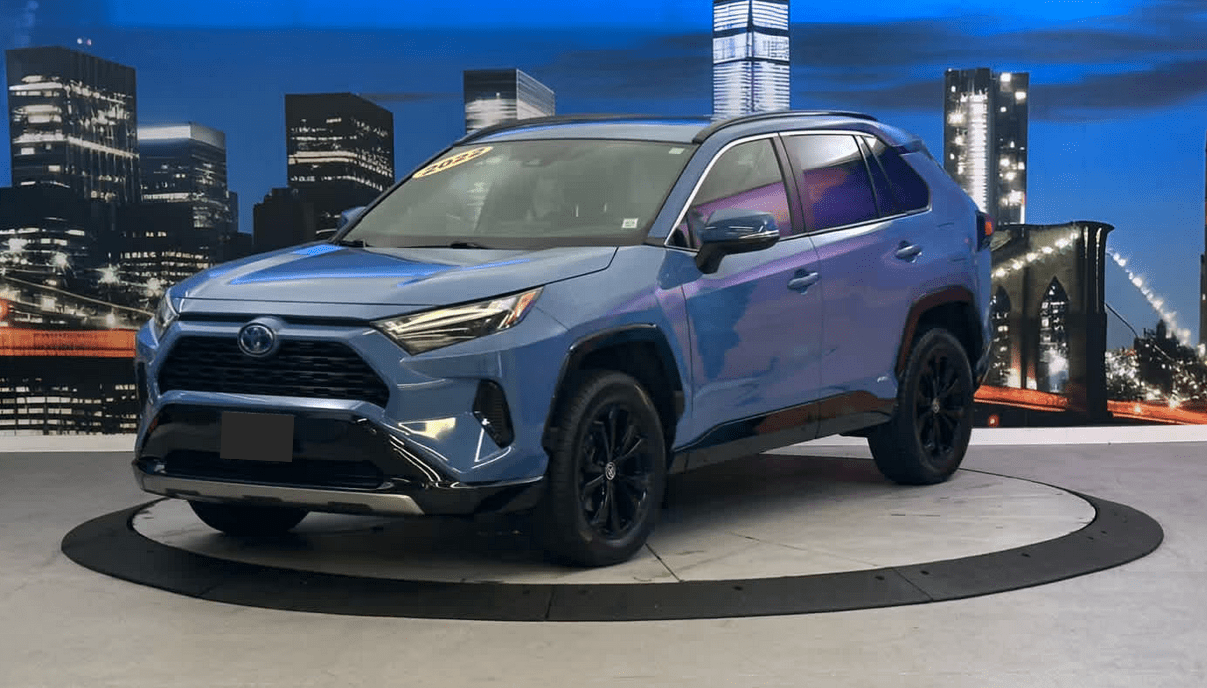 Image of 2022 Toyota RAV4 Hybrid SE