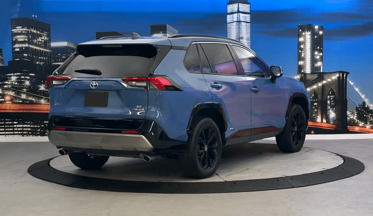 Image of 2022 Toyota RAV4 Hybrid SE