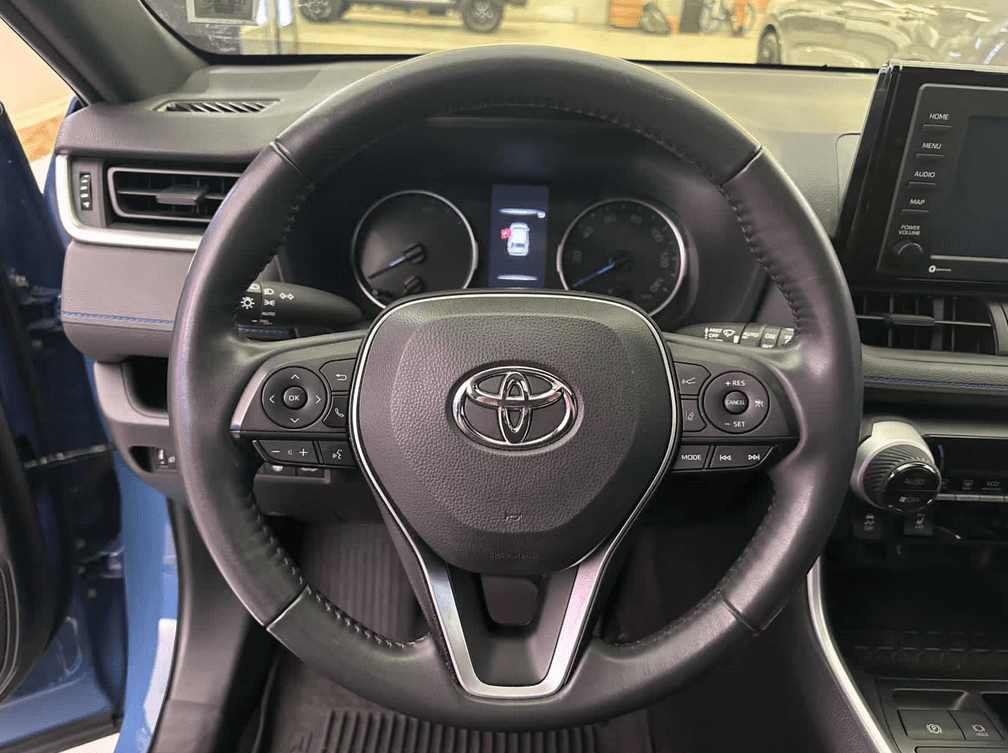 Image of 2022 Toyota RAV4 Hybrid SE