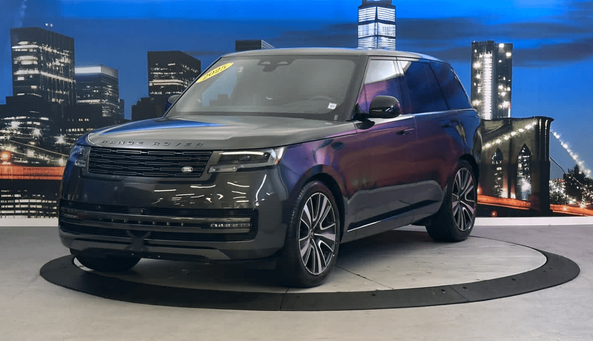 Image of 2025 Land Rover Range Rover P400 SE