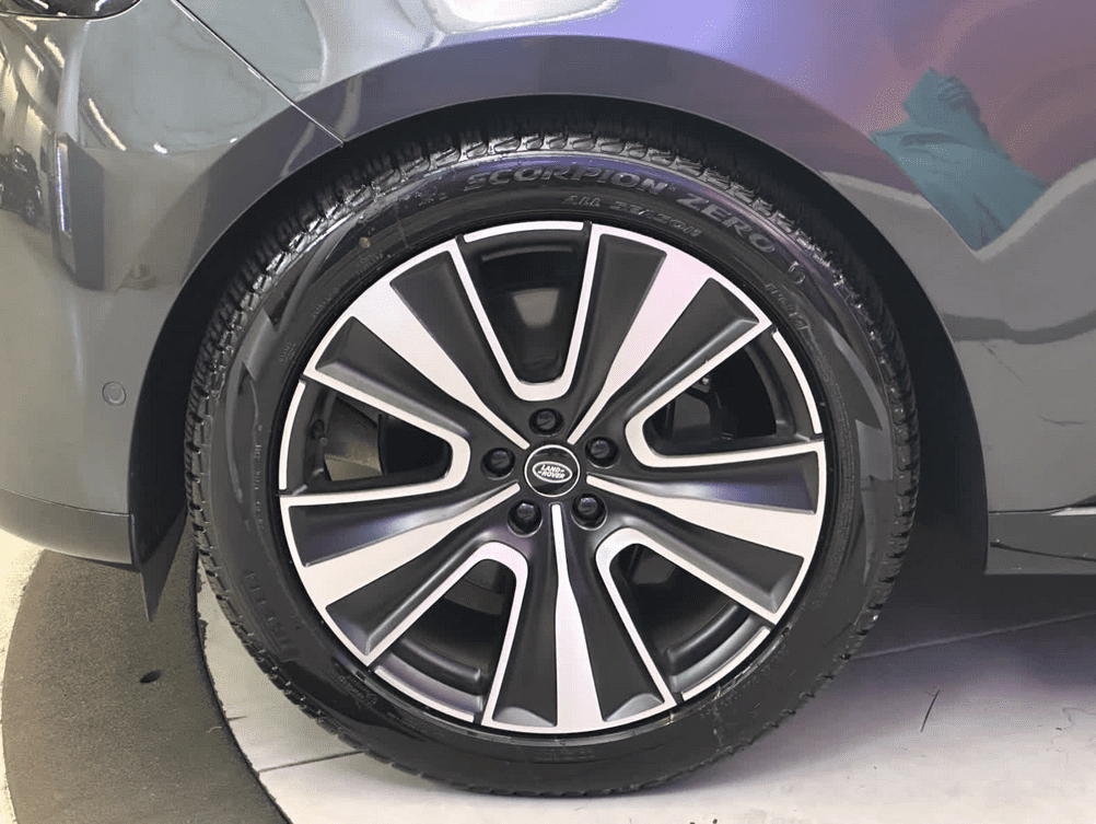 Image of 2025 Land Rover Range Rover P400 SE