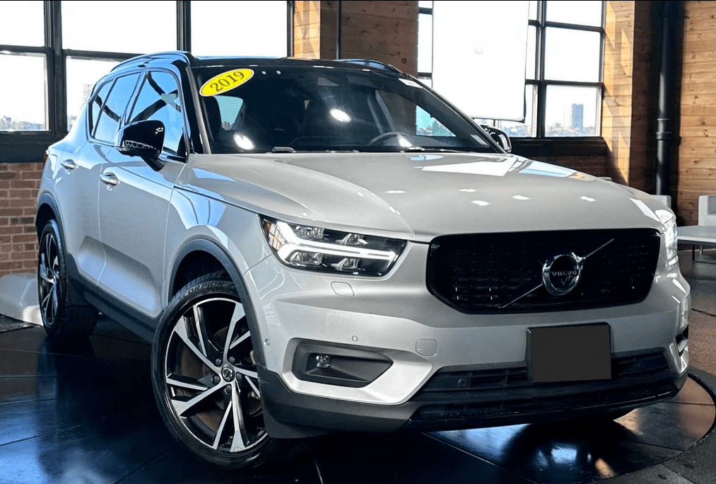 2019 Volvo XC40 R-Design's photo