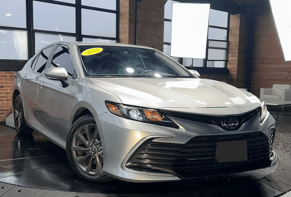 2021 Toyota Camry LE's photo