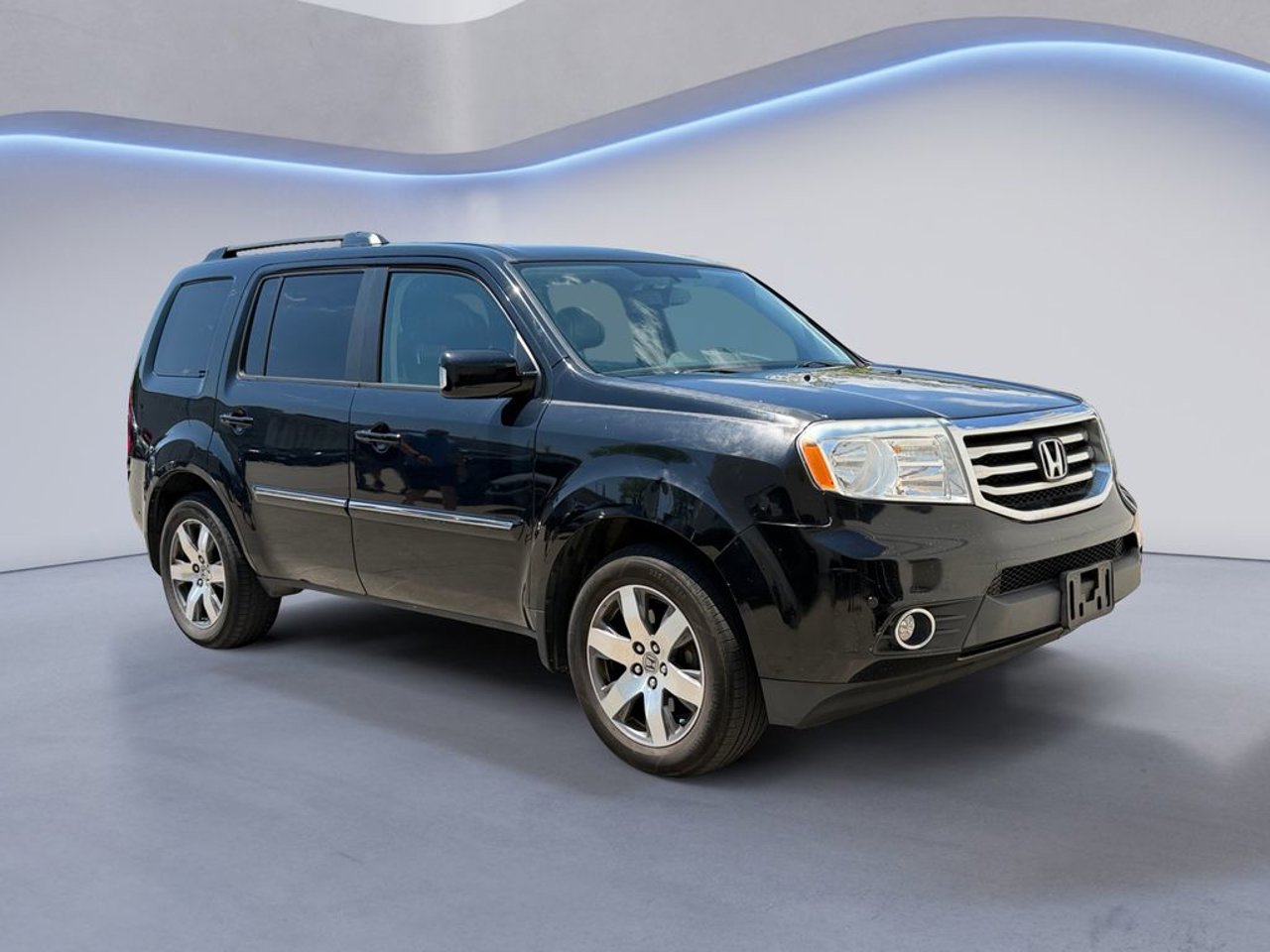 2013 Honda Pilot Touring 4WD w/ NAVI and RES's photo