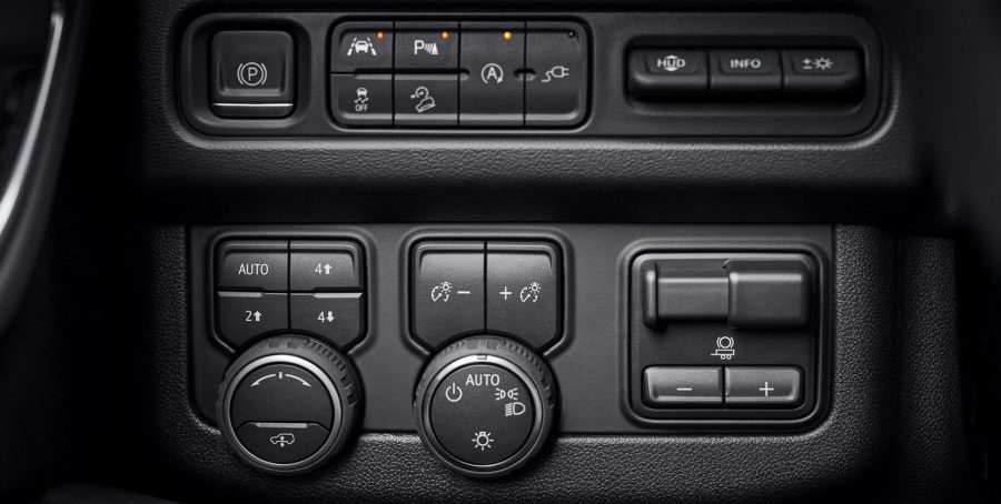 Chevy-SUV-Suburban-Interior (4)